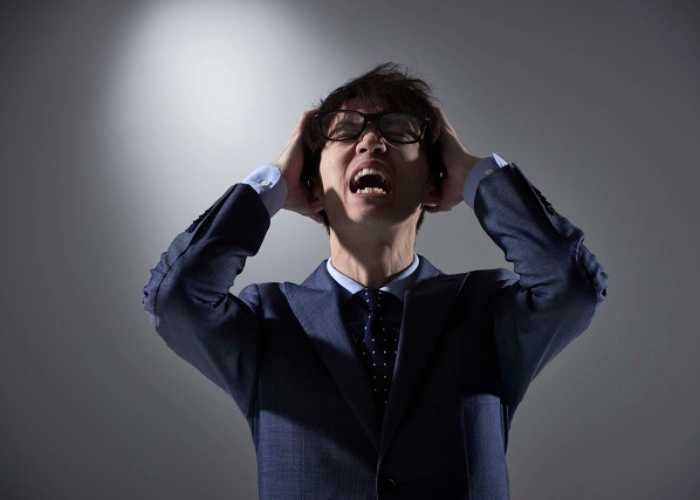 情绪低落忧郁，易暴躁生气，难以入眠